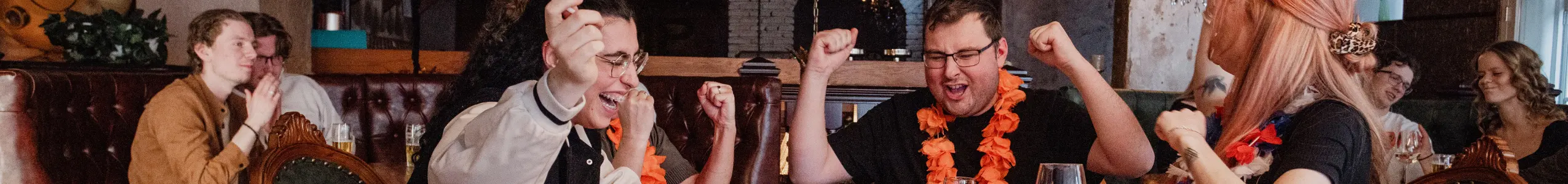 Gezelligheid met de familie tijdens een familiedag met quiz