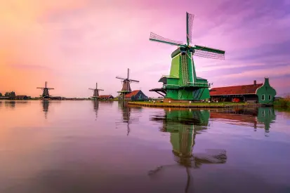 Sfeerbeeld van het Zaanse Schans in de top 10 uitjes van Nederland